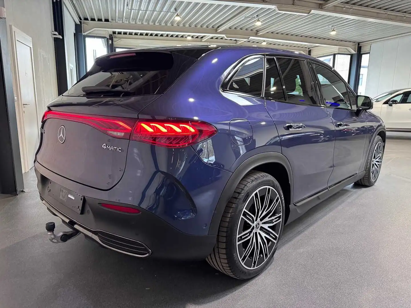 Mercedes-Benz EQE SUV EQE 350 4M SUV AMG Line - Pack Night Blauw - 2