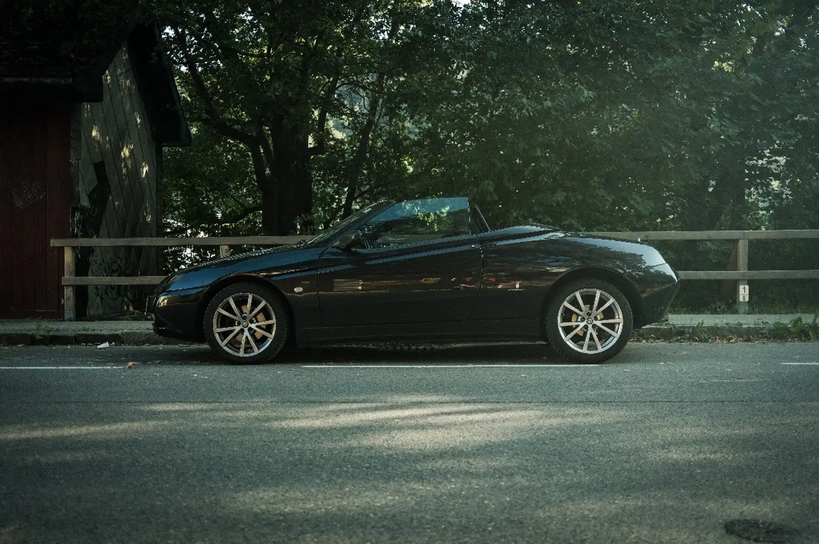 Alfa Romeo Spider 2,0 JTS Nero - 1