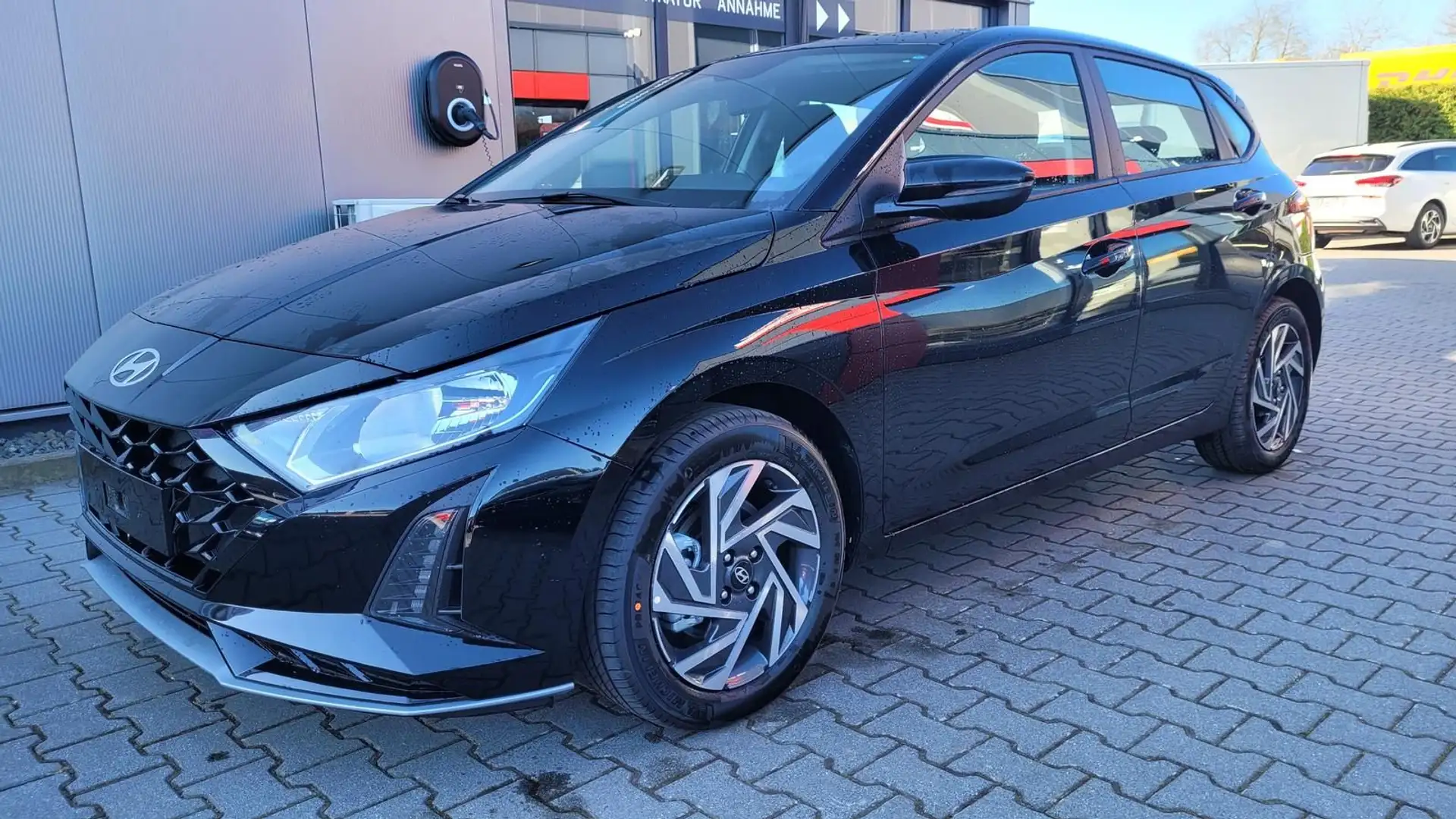 Hyundai i20 Wave*Navi*PDC*Cam*Shzg*Lhzg*16Zoll*VCockpit Noir - 1