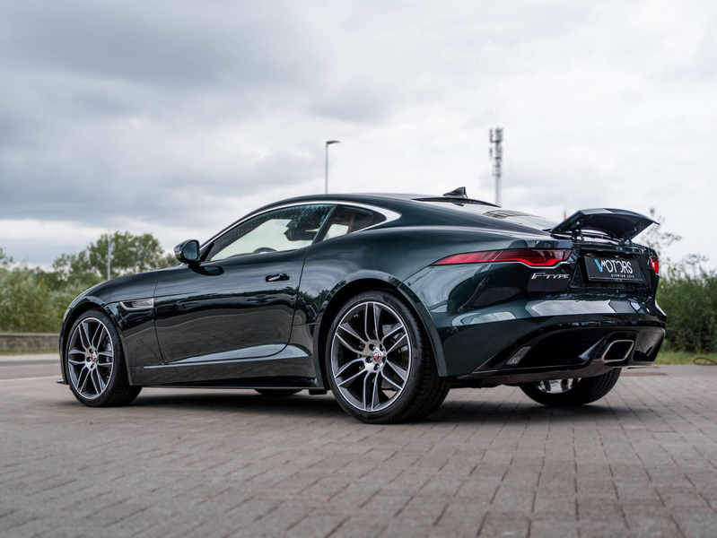Jaguar F-Type Coupe 2.0 i4 P300 R-Dynamic - British Racing Green - Panodak - Siena Tan Leder - Meridian 600W - Camera - — photo 4