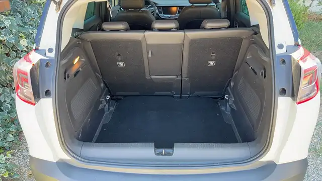 Opel Crossland X view 14