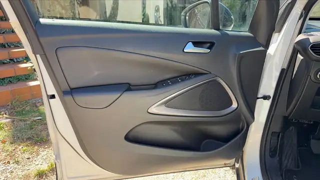 Opel Crossland X view 7