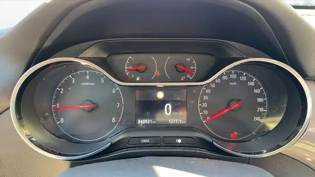 Opel Crossland X view 12