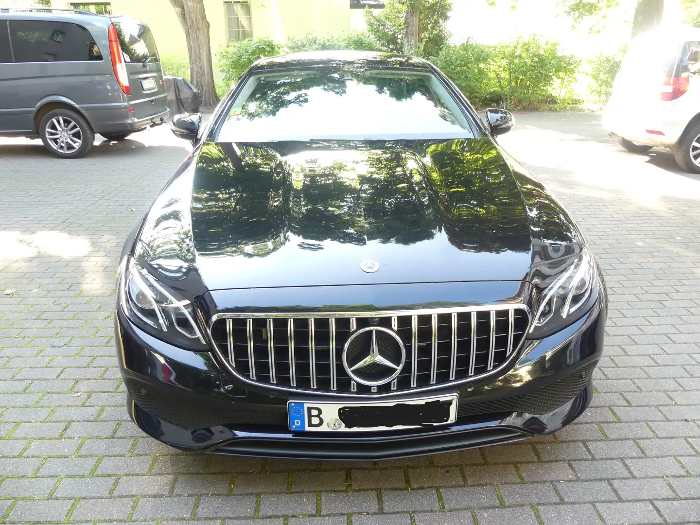 Mercedes-Benz E 200 E 200 Coupe 9G-TRONIC Avantgarde Schwarz - 1