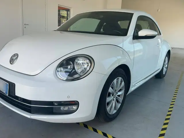 Volkswagen Maggiolino Maggiolino 2011 1.6 tdi Design 105cv UNICO PROPRIETARIO