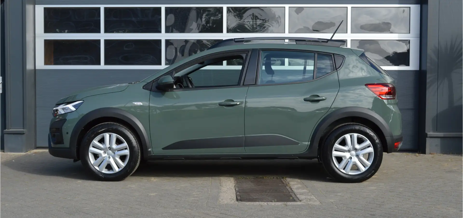 Dacia Sandero 1.0 TCe 90 Stepway met fabrieksgarantie! | Carplay Verde - 2