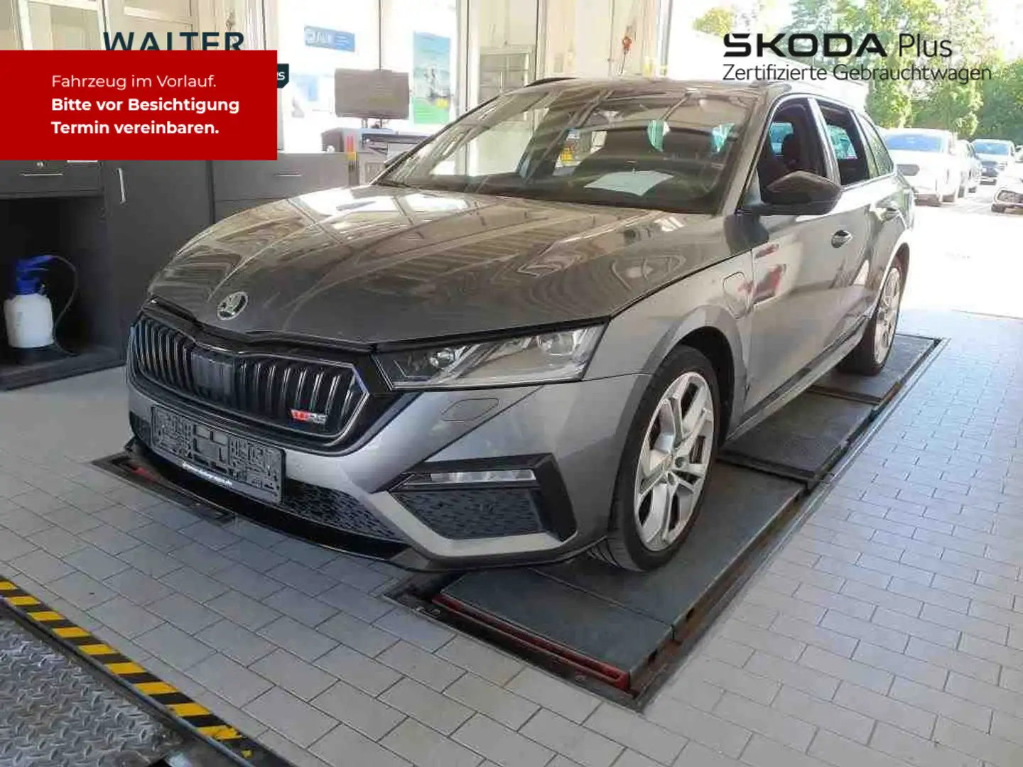 Skoda Octavia Combi 1.4 TSI DSG RS iV Navi Matrix 19" Grau - 2