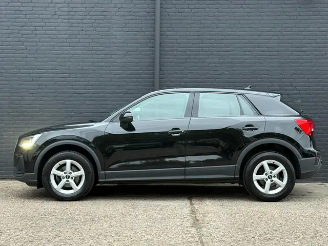 Audi Q2 view 11