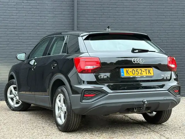 Audi Q2 view 4