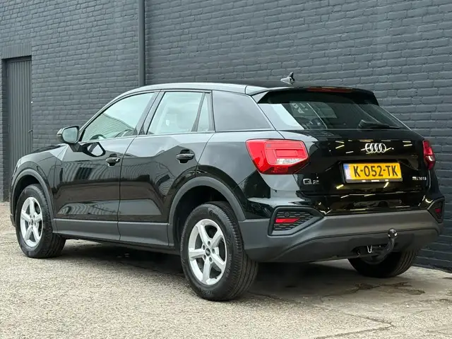 Audi Q2 view 10