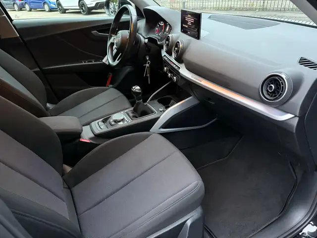 Audi Q2 view 19