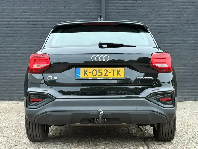 Audi Q2 view 6