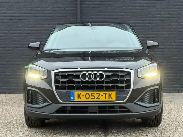 Audi Q2 view 3