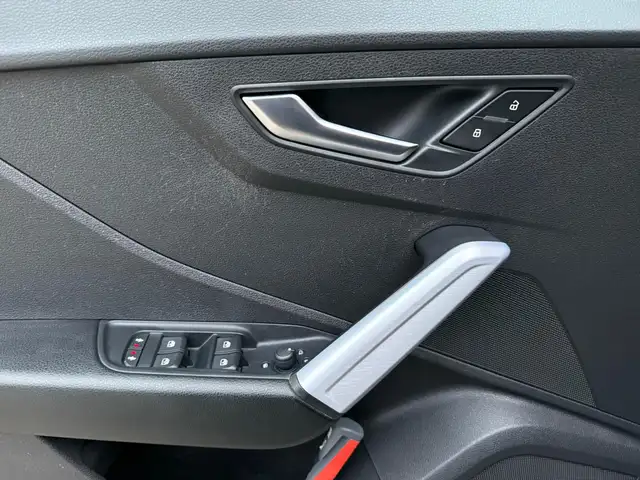 Audi Q2 view 15
