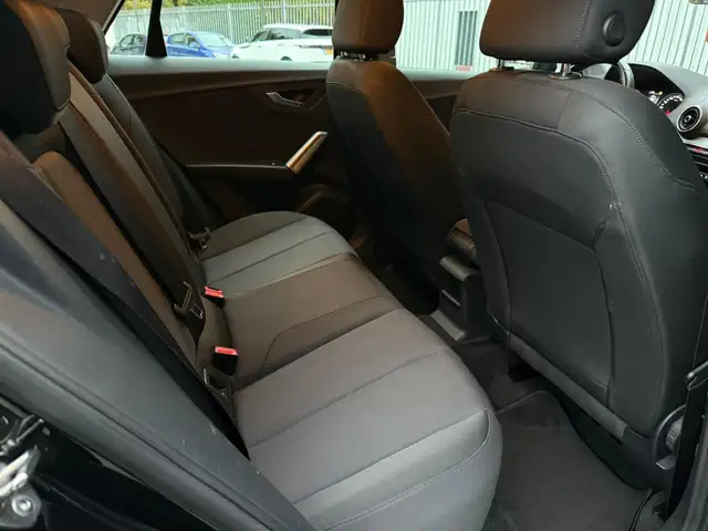Audi Q2 view 18