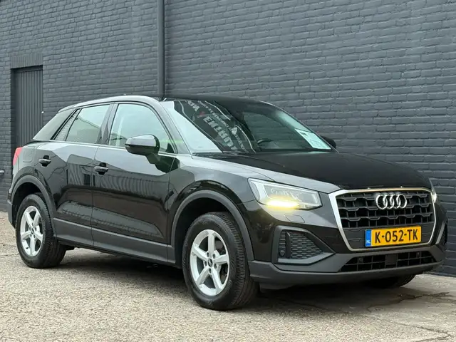 Audi Q2 view 7