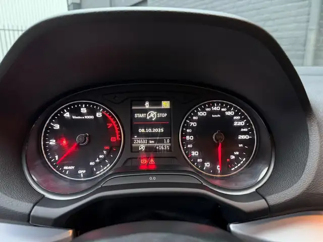 Audi Q2 view 26