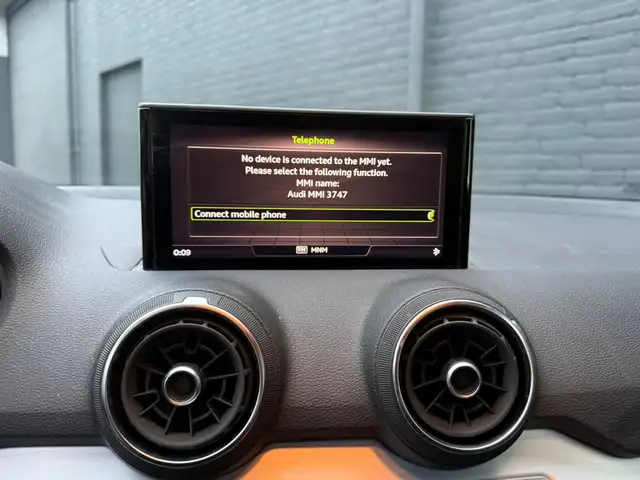 Audi Q2 view 24