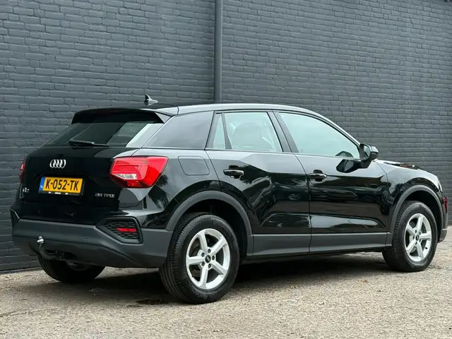 Audi Q2 view 9