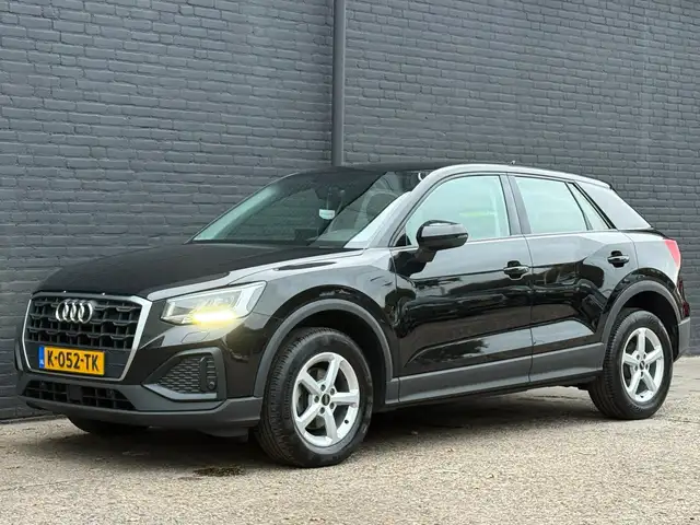 Audi Q2 view 12