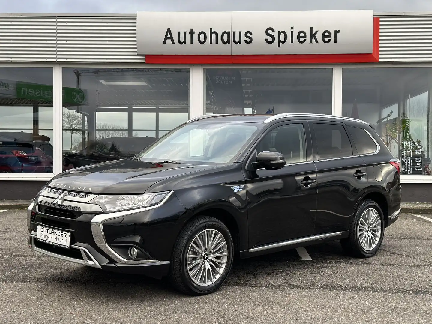 Mitsubishi Outlander PHEV Spirit 4WD Schwarz - 1