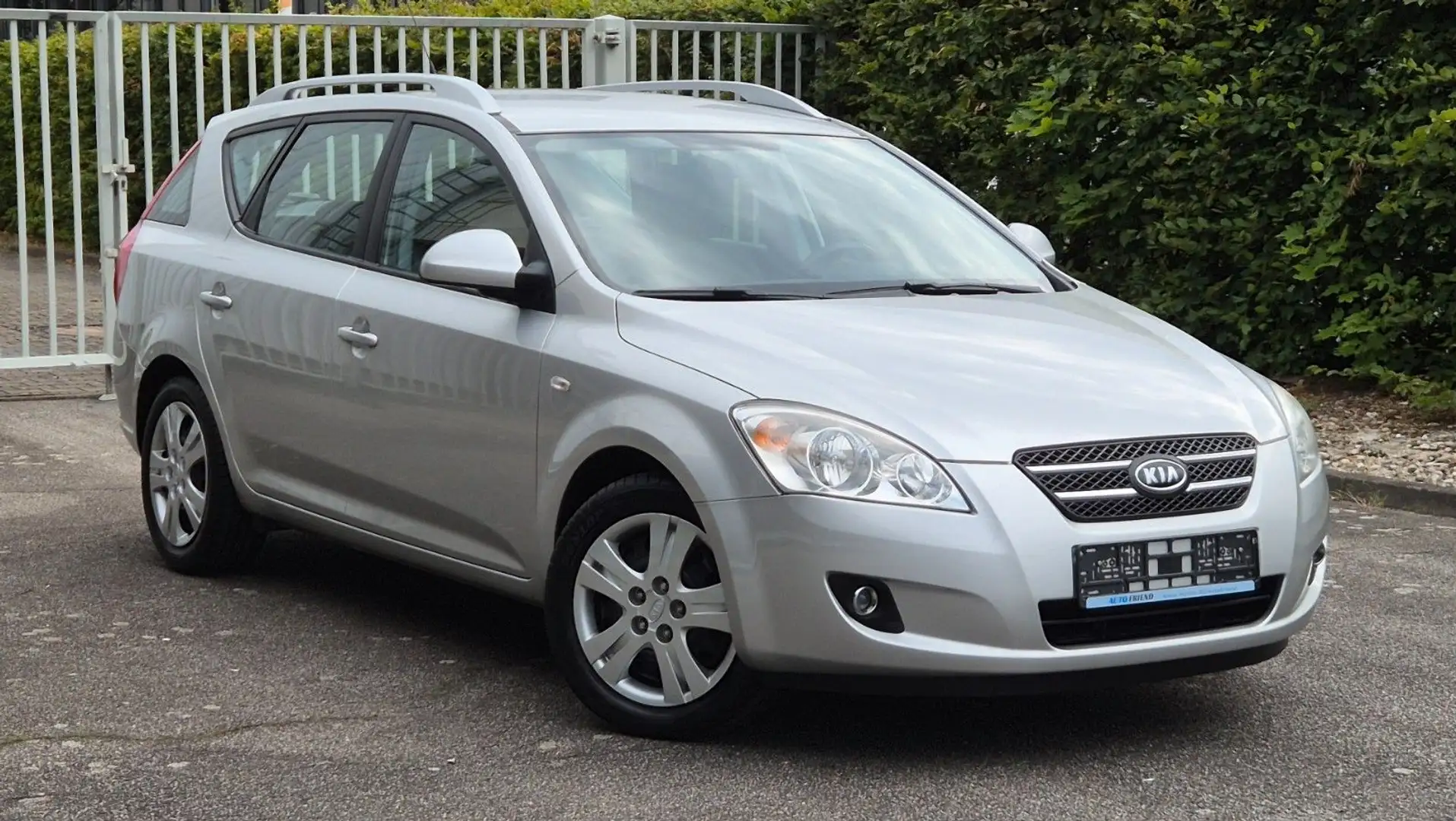 Kia Ceed SW / cee'd SW EX 1.6 Guter Zustand TÜV 10-26 Срібний - 1