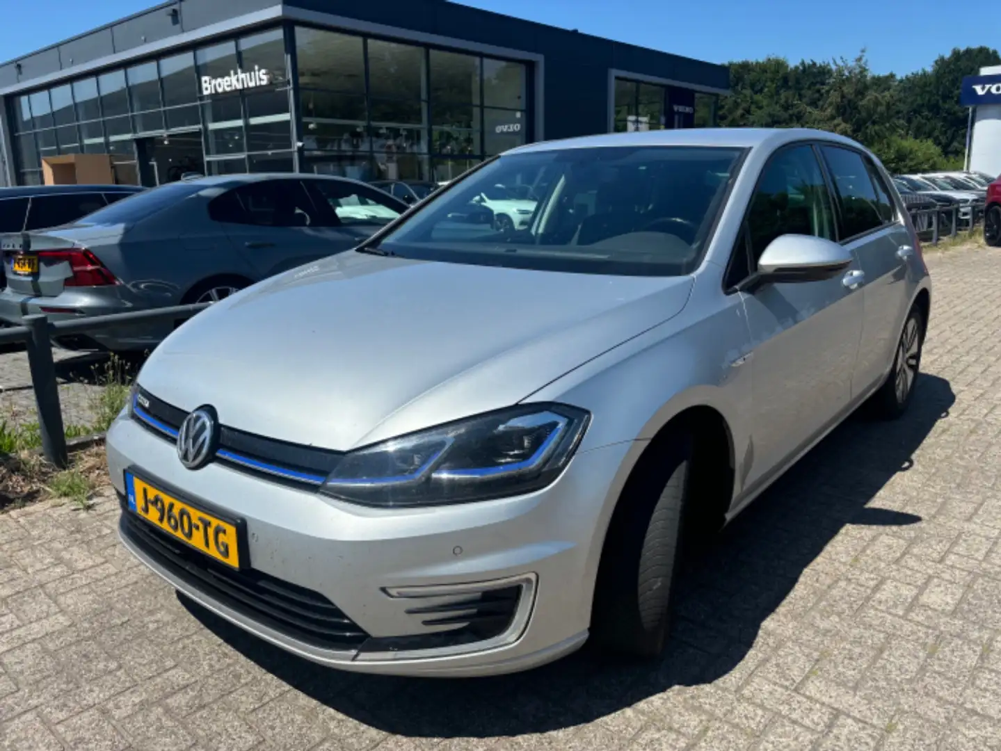 Volkswagen e-Golf E-DITION 136 pk | Airco (automatisch) | Buitenspie Grijs - 1