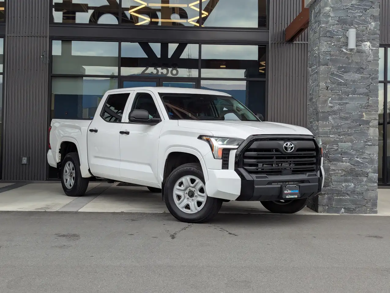 Toyota Tundra снимка Toyota Tundra