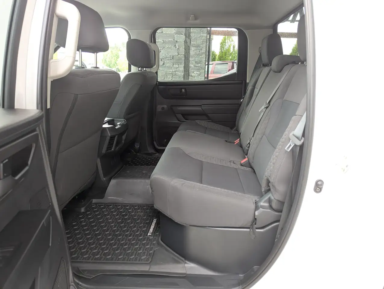 Toyota Tundra снимка Toyota Tundra