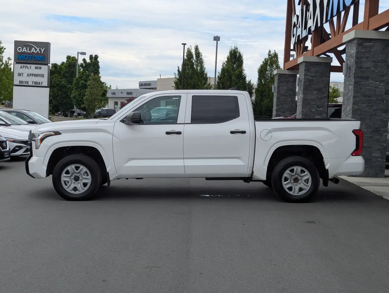 Toyota Tundra снимка Toyota Tundra