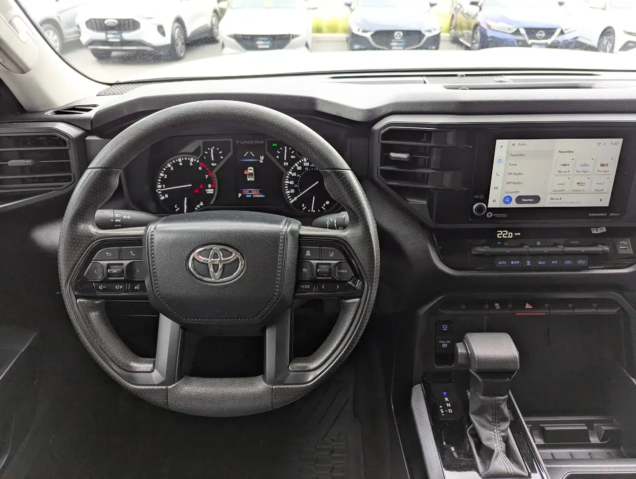 Toyota Tundra снимка Toyota Tundra