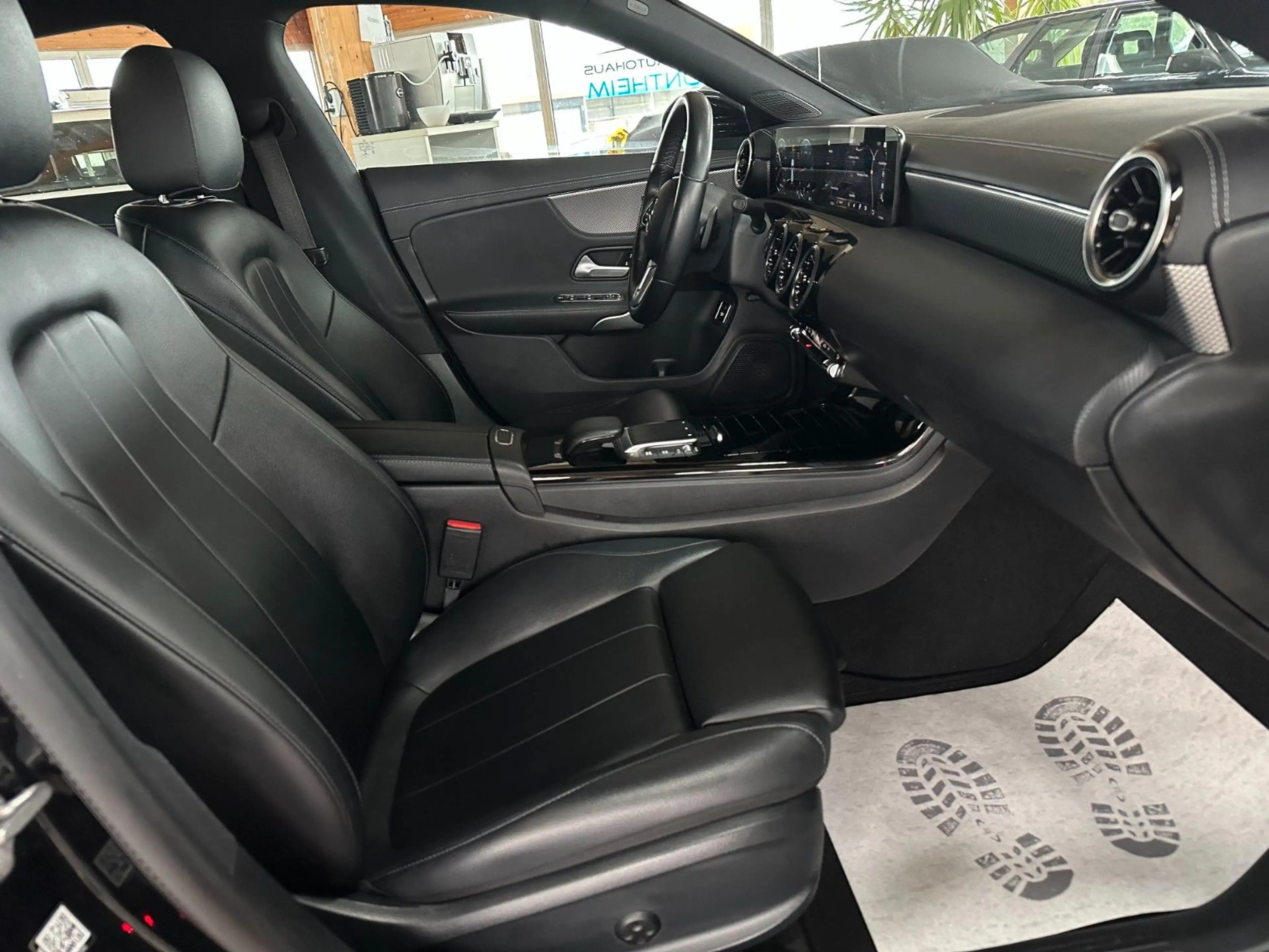 Mercedes-Benz CLA 200 8G-DCT Progre*Kam*Nav*LED*Widescreen — photo 14