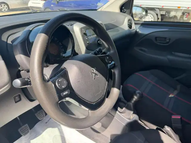 Peugeot 108 view 4