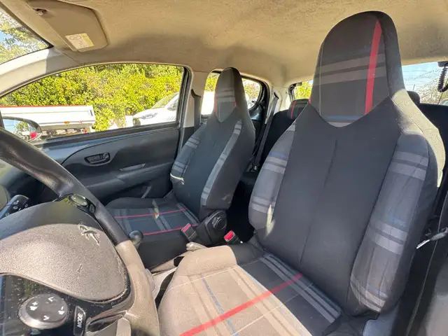 Peugeot 108 view 9