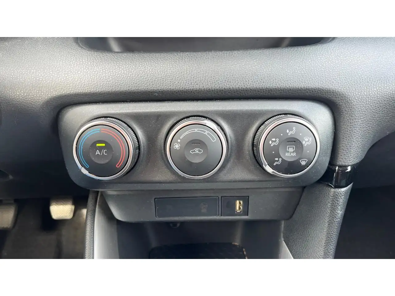Toyota Yaris Yaris — photo 28