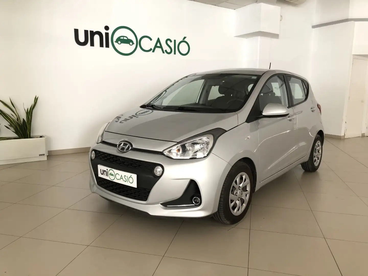 Hyundai i10 1.0 Tecno Argent - 1
