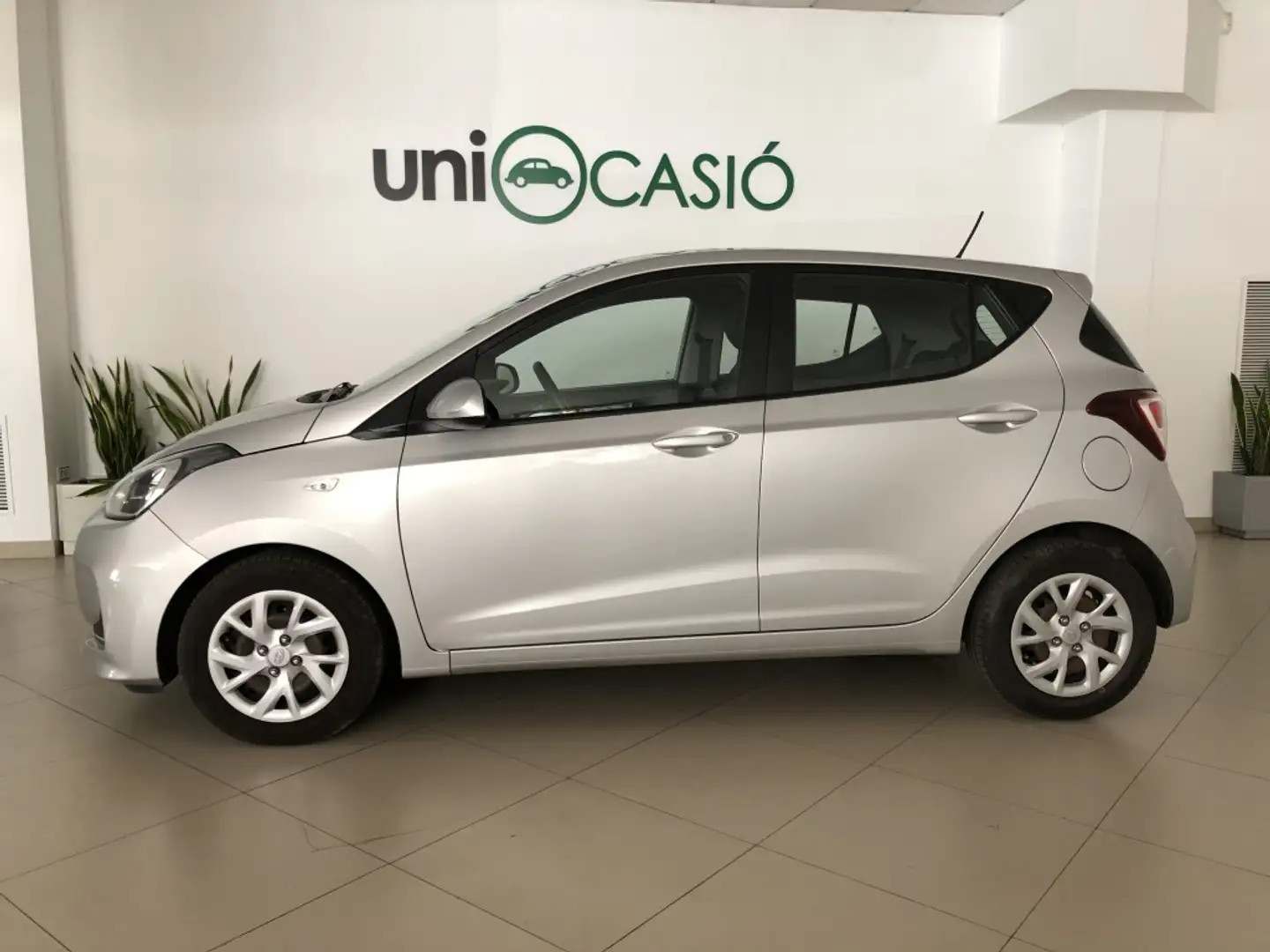 Hyundai i10 1.0 Tecno Argent - 2
