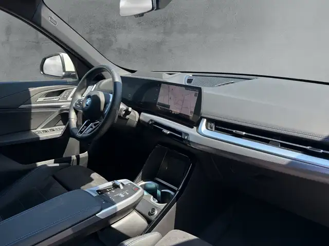 BMW iX1 view 12