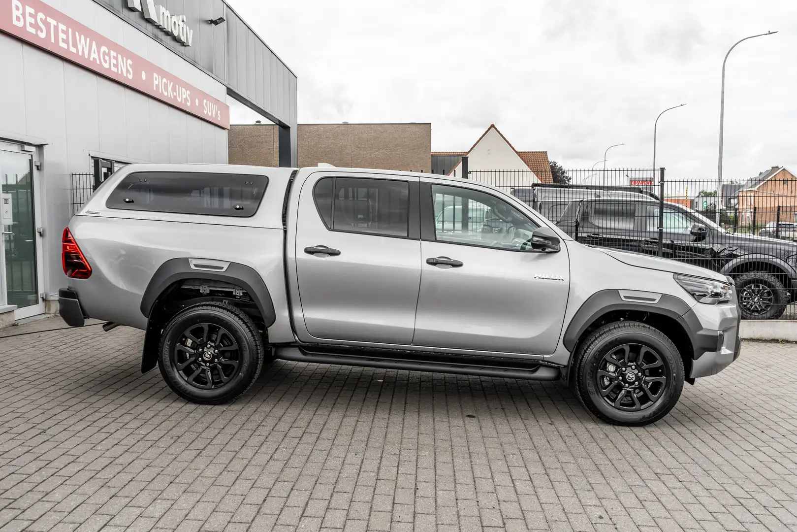 Toyota Hilux 2.8 D4D Invincible - Hardtop - 50.400 excl Zilver - 2