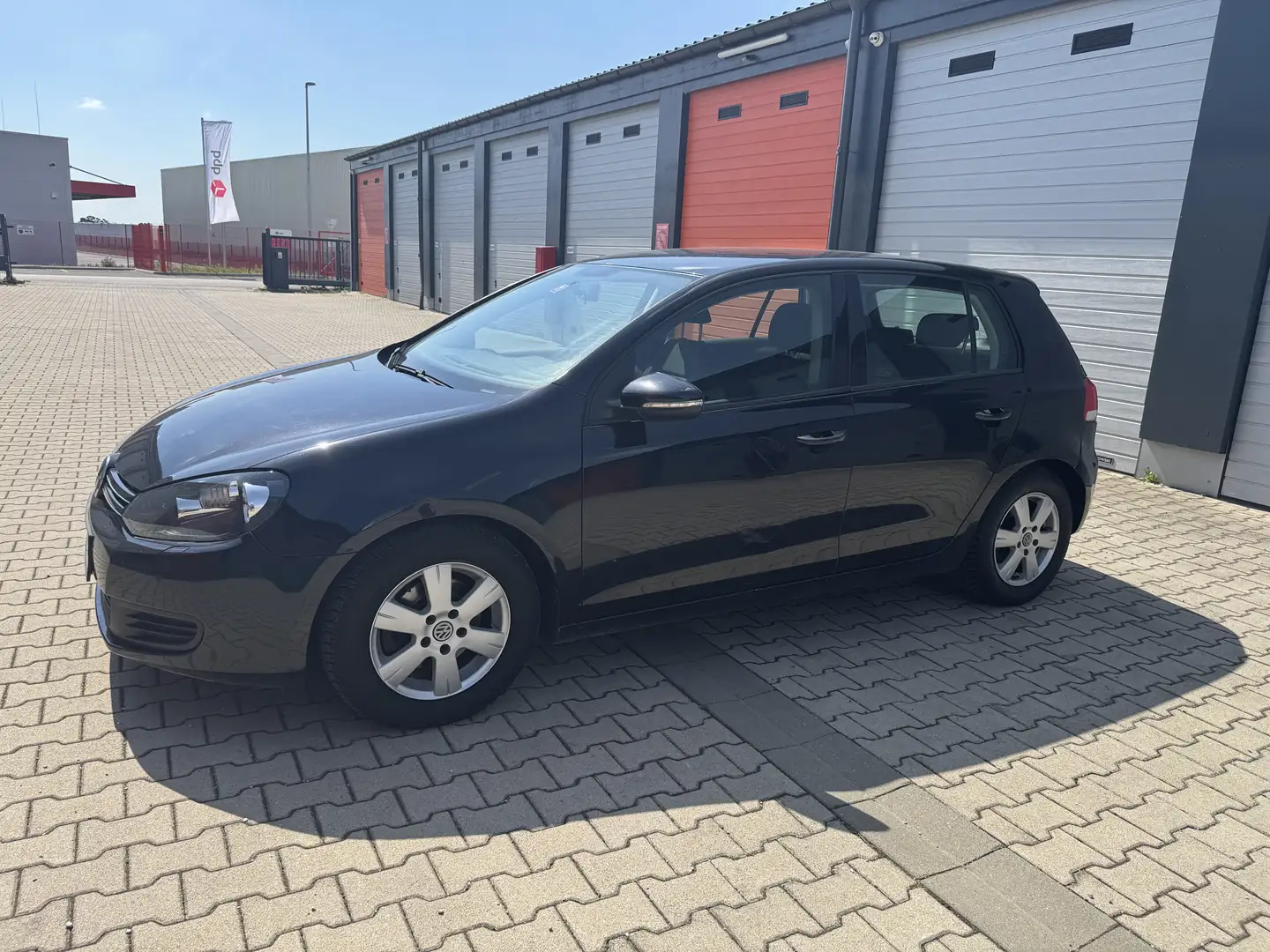 Volkswagen Golf Comfortline Schwarz - 2