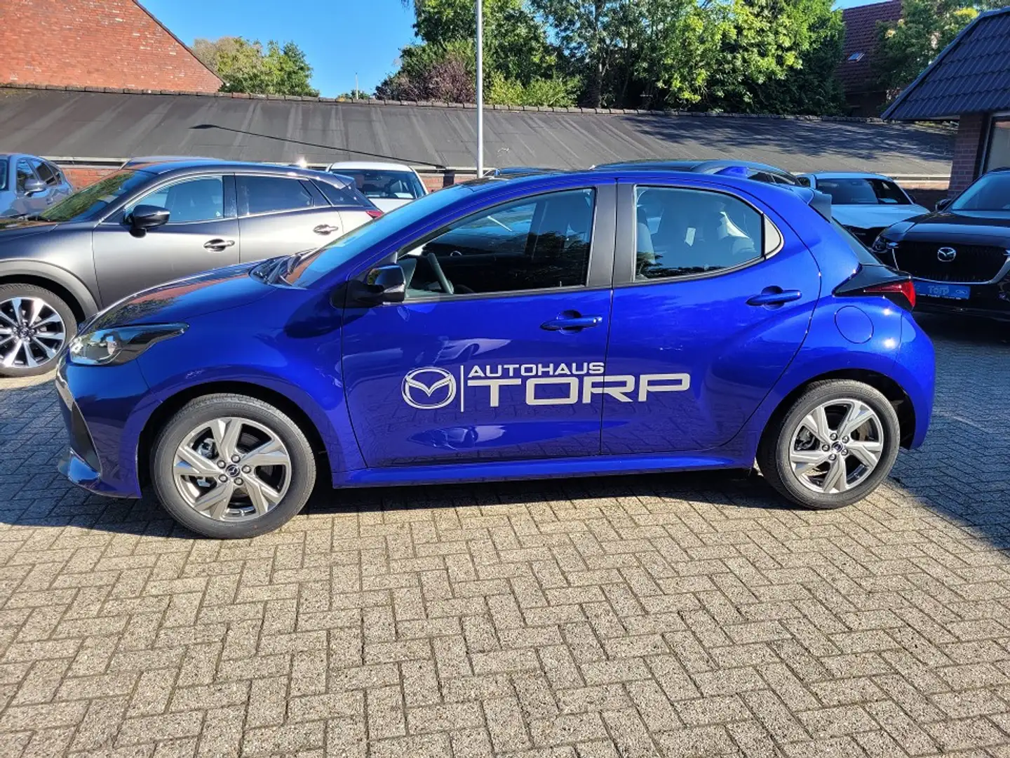 Mazda 2 Hybrid 1.5l VVT-i 116 PS  FWD EXCLUSIVE-LINE Blau - 2