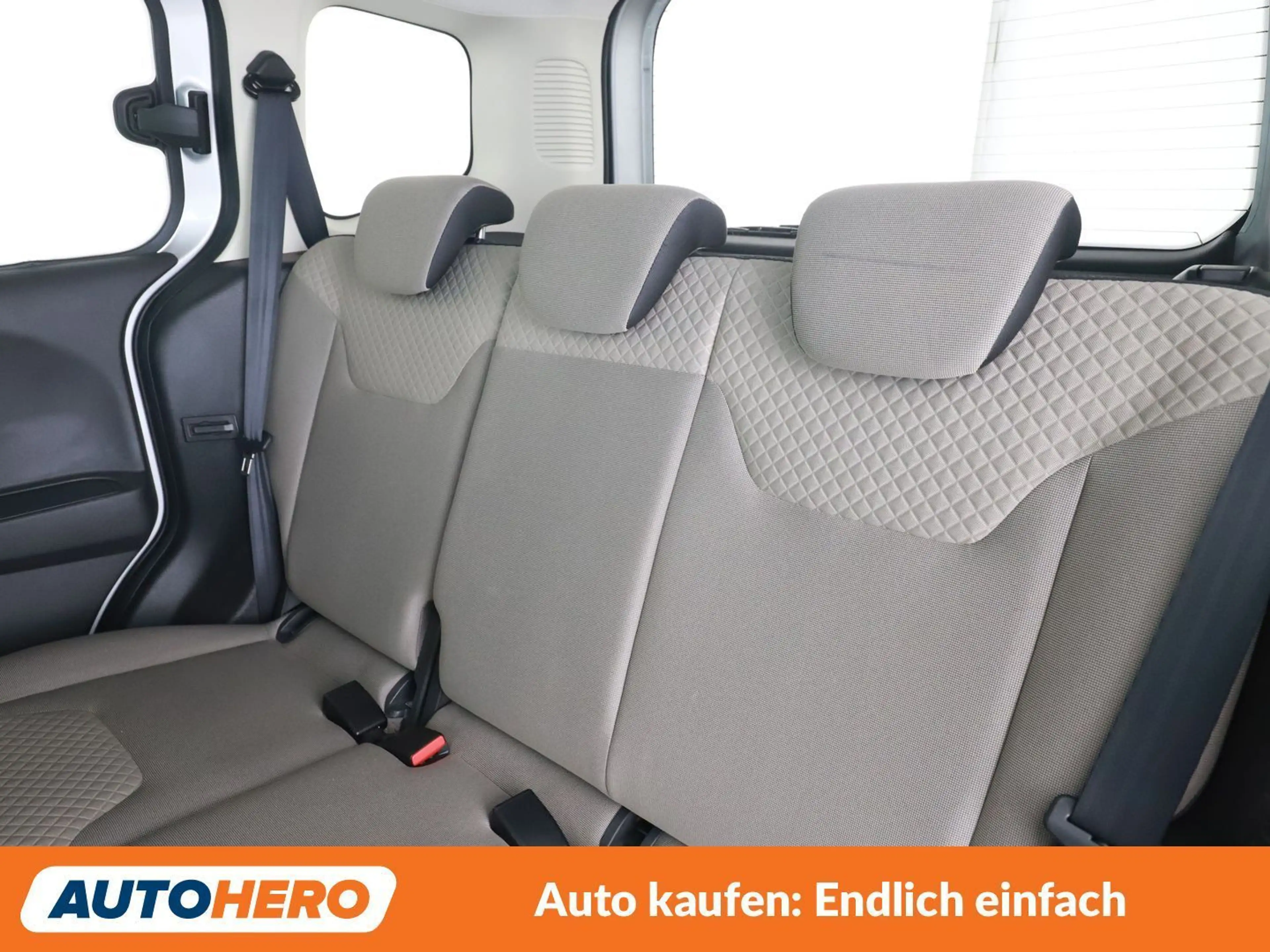Ford Tourneo 1.0 EcoBoost Titanium — photo 14