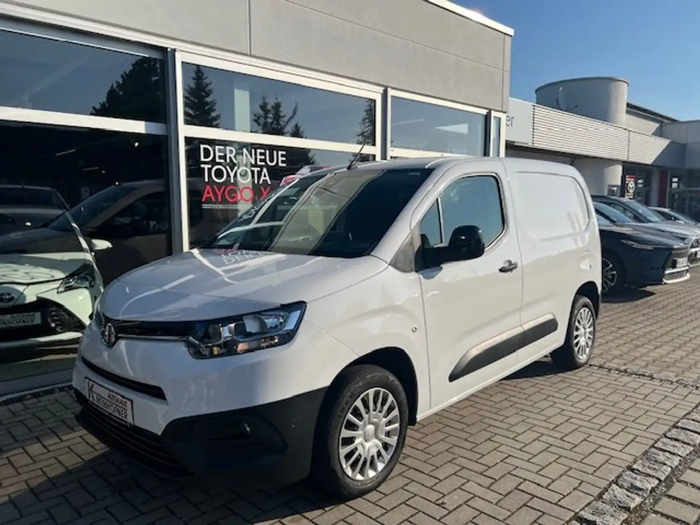 Toyota Proace City L1 1,5-l D-4D S *AHK* Weiß - 1