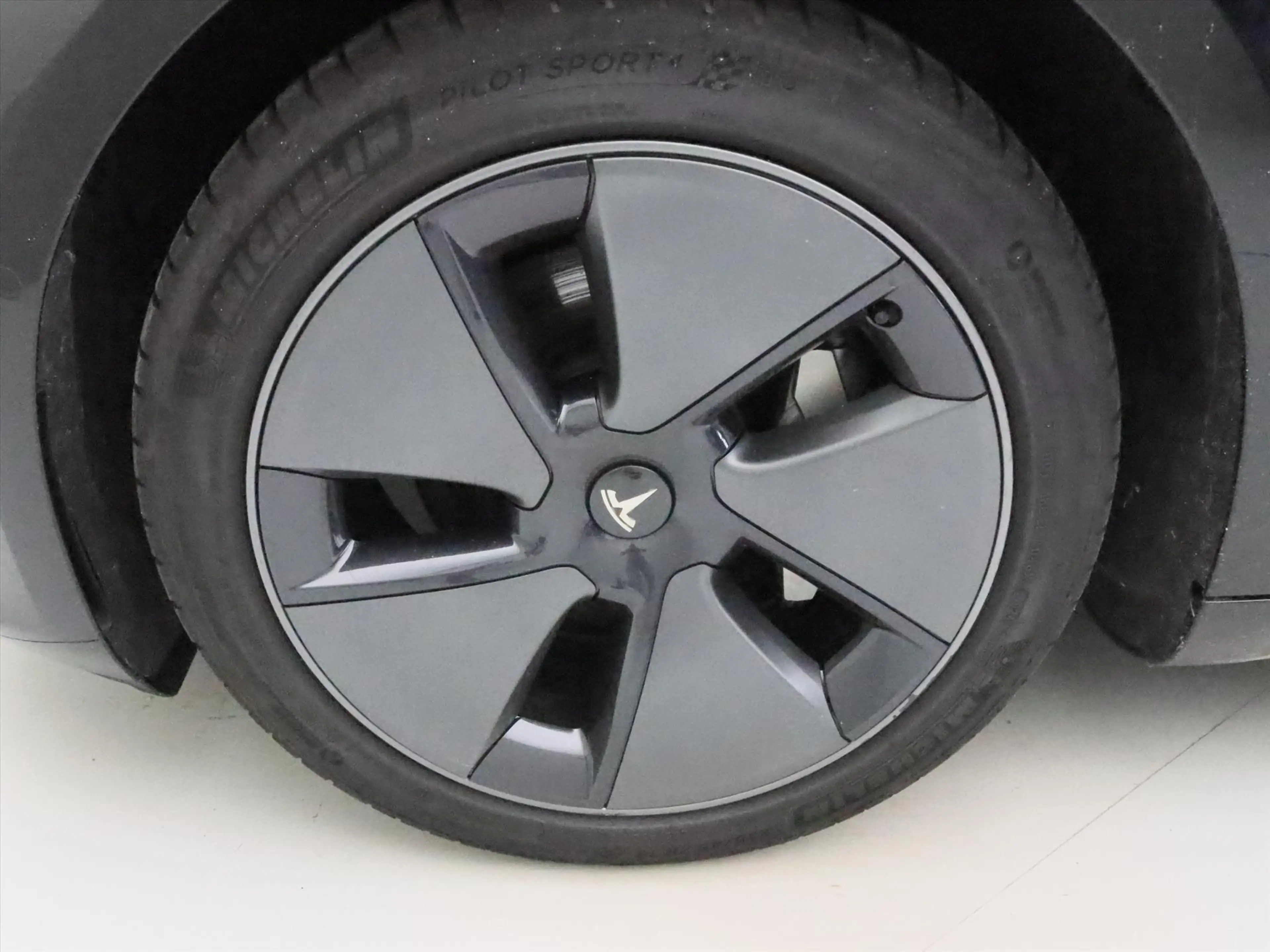 Tesla Model 3 Standard RWD Plus 89.3% SoH FACELIFT [ LFP-ACCU+WA — photo 11