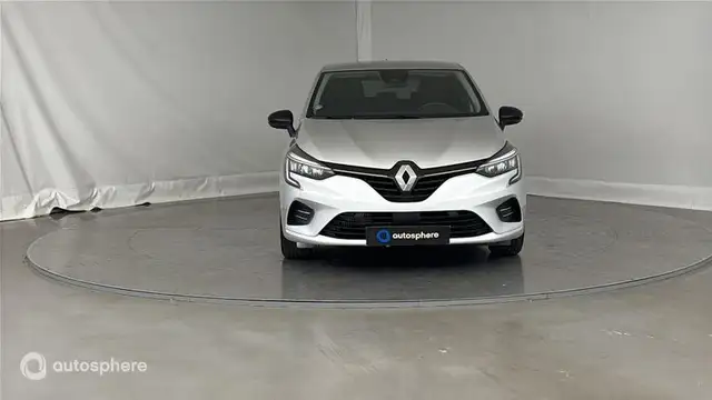 Renault Clio view 2