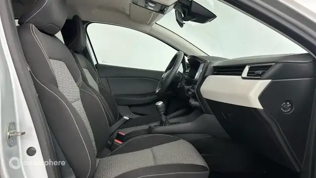 Renault Clio view 15