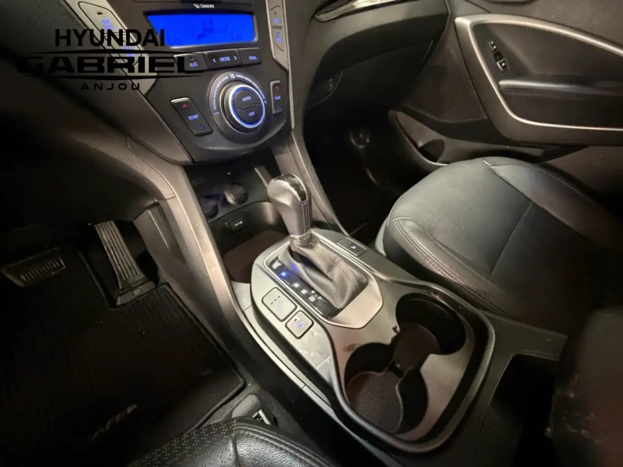 Hyundai SANTA FE снимка Hyundai SANTA FE