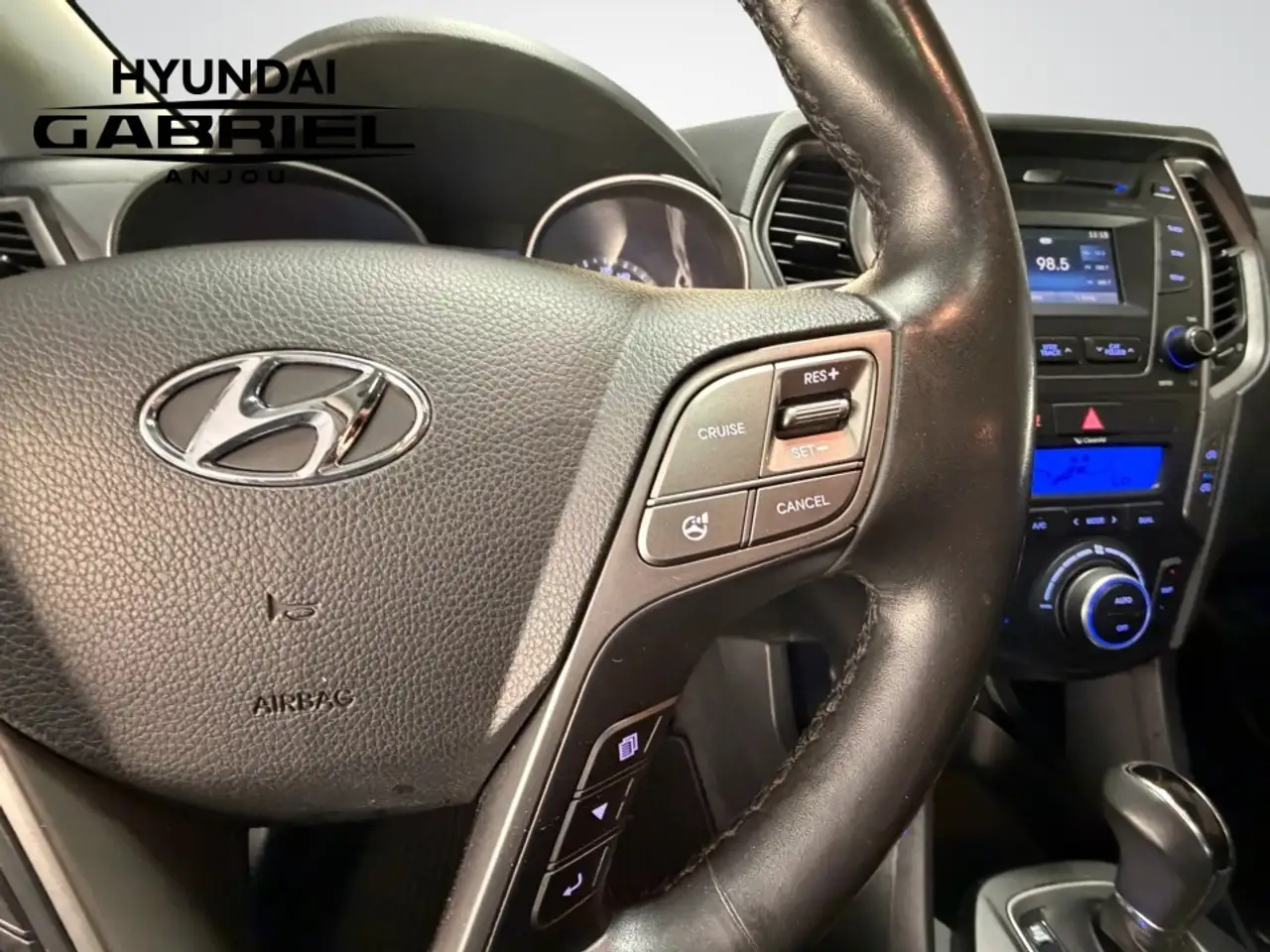 Hyundai SANTA FE снимка Hyundai SANTA FE
