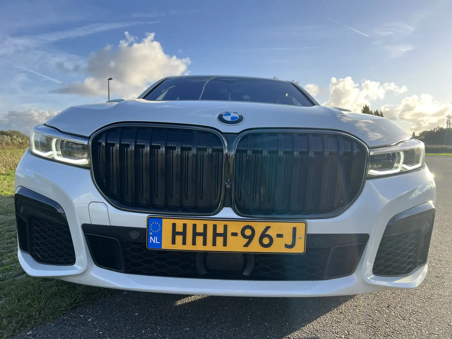 BMW 745 e High Executive M sport dealer OH full optie! White - 2