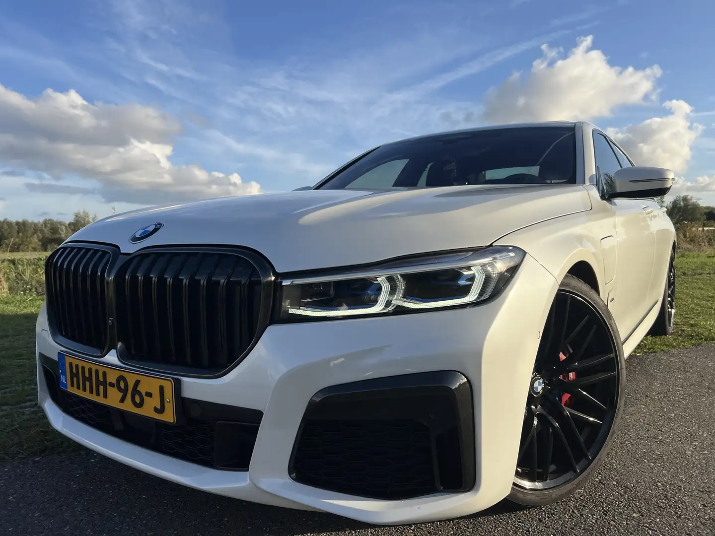 BMW 745 e High Executive M sport dealer OH full optie! White - 1